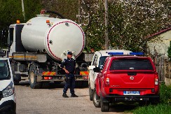 TROVANJE POLICAJACA U LAZAREVCU Dvojica osumnjičenih u bekstvu
