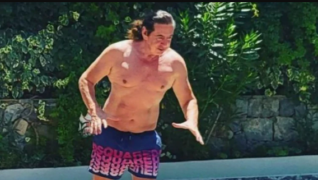 JAŠAR (60) POKAZAO ISKLESANE MIŠIĆE Pevač priznao da ga pojedini osuđuju jer trenira u sedmoj deceniji života (FOTO)