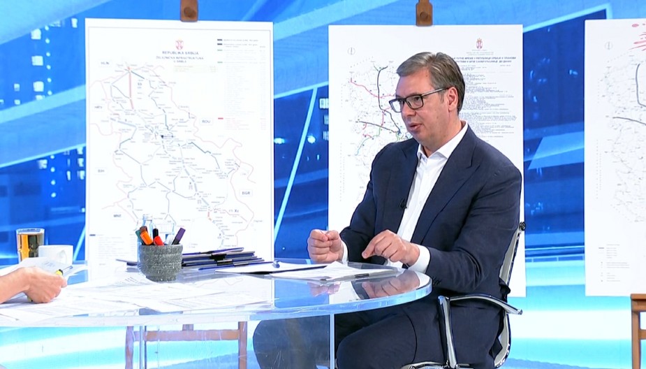 VUČIĆ O NAPADU NA POLICIJU: Motkama na policajce, pa se još i hvale time!