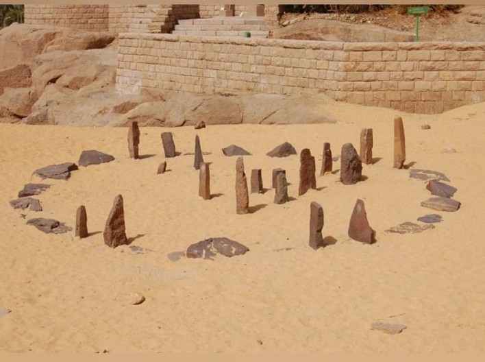 KAMENI KRUG STAR 7000 GODINA JE NAJSTARIJE ARHEOLOŠKO NALAZIŠTE NA ZEMLJI Još uvek krije misteriju koja zbunjuje naučnike