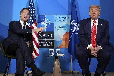 Rute pozvao NATO članice da kupuju oružje od Amerike od  za Ukrajinu