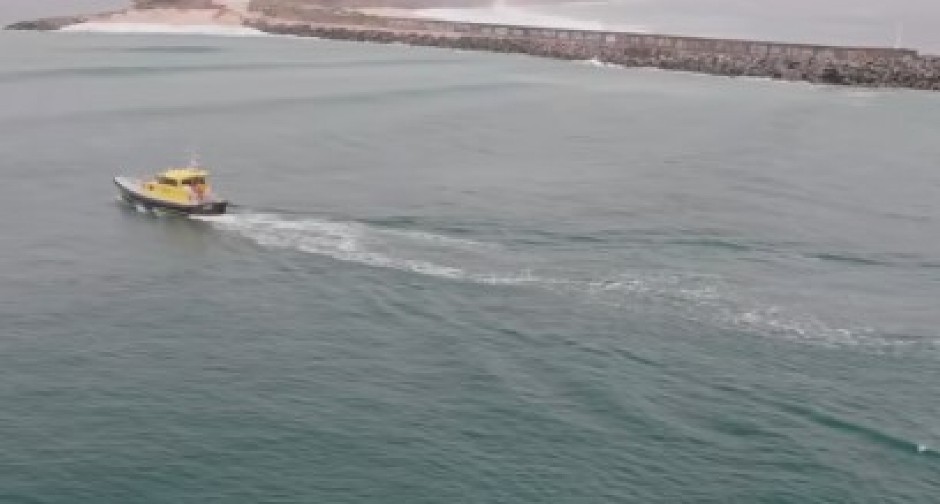 ŠTA SE TO KRIJE ISPOD POVRŠINE? Volonteri dronom snimili JEZIVU senku kod obale, a onda je usledio neverovatan preokret! (VIDEO)