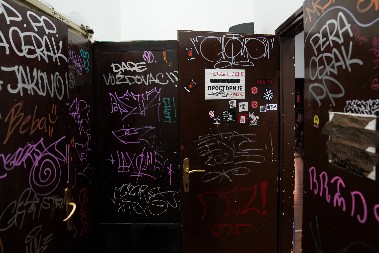 "BITNO DA SU SE ONI ZABAVILI" Komentar sa društvenih mreža ogolio zgubidane! (FOTO)