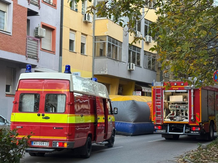 MLADI PAR ZBRINUT SA OPEKOTINAMA PO CELOM TELU Eksplozija u Kikindi