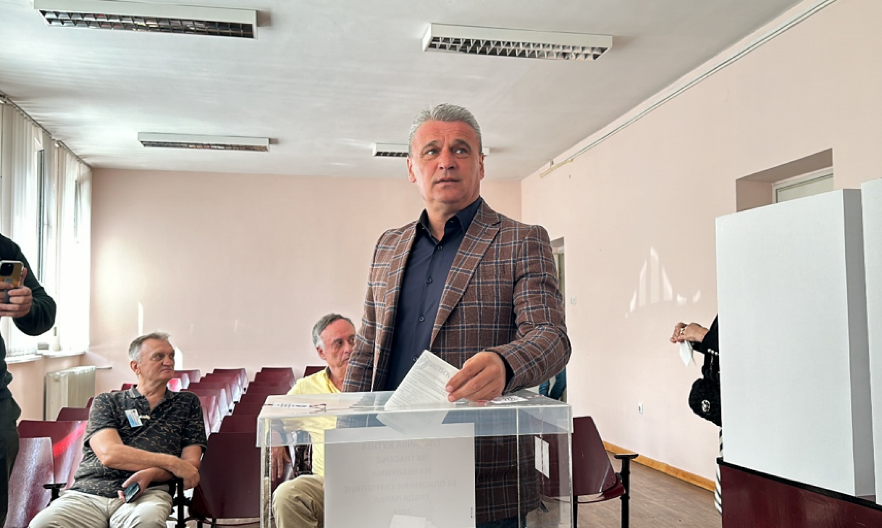 GRADONAČELNIKU ČAČKA IZNENADA POZLILO: Todorović hitno hospitalizovan u Beogradu