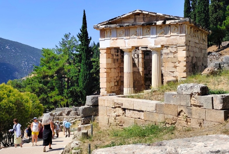 PROROČICE U DELFIMA NIKADA NISU POGREŠILE Svi su dolazili u Apolonov hram da ih čuju - evo šta su sve prorekle