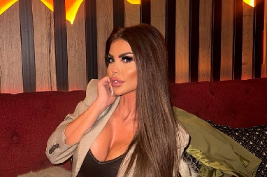 DRAGANA MITAR U BIKINIJU IZAZVALA HAOS! Silikoni sevaju, a za promenu ličnog opisa pukla 15.000 evra (FOTO)