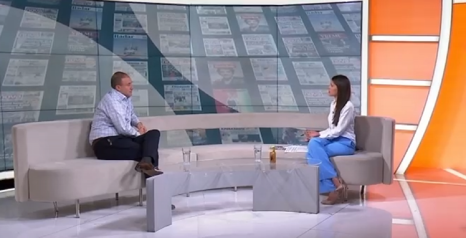 HLADAN TUŠ ZA VODITELJKU N1! Pokušala da spinuje priču o univerzitetu, profesor iz Velike Britanije je rasturio odgovorom (VIDEO)