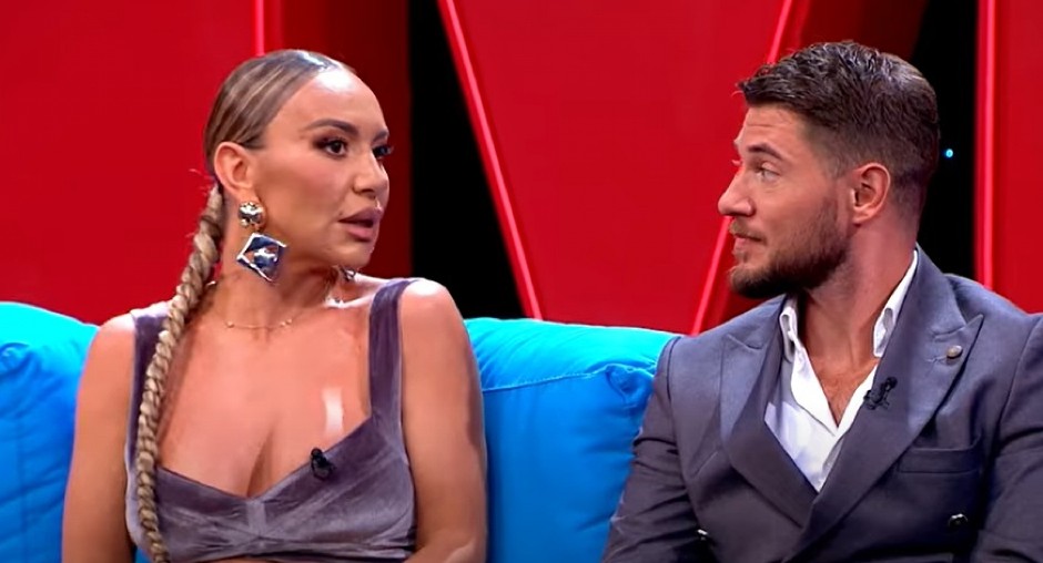 "TI IMAŠ DECU IZ PRVOG BRAKA?" Naš pevač smuvao pet godina stariju, a evo kako se slaže sa njenom decom (FOTO)