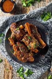 JAGNJETINA SA KAJMAKOM Poćiće vam voda na usta, a meso se lepi za prste