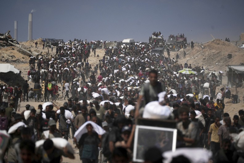 KRVAVI DAN U GAZI Ljudi ubijeni dok su pokušavali da dođu do hrane, deca umiru od gladi