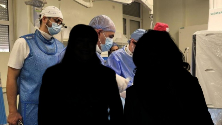 PRVE JAVNO PRIZNALE PLASTIČNE OPERACIJE Ove poznate dame su pod nož otišle još pre 40 godina!