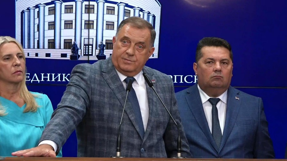 "VUČIĆ JOŠ JEDNOM POKAZAO DA JE ODGOVORAN I ODLUČAN DA ZAŠTITI NACIONALNE INTERESE" Dodik se oglasio posle sednice Saveta za nacionalnu bezbednost
