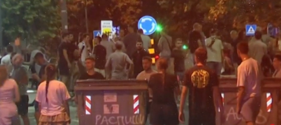 LAŽOMER: Porodice ne žele sa onima koji su politički lešinarili nad njihovim najmilijima!