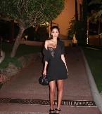 ĐINA DŽINOVIĆ NA PLAŽU PONELA 14.000 EVRA Zbog onoga što je nosila, svi se okretali za njom (FOTO)