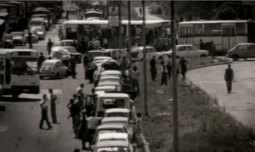 NOĆ KADA JE SVE PROPALO "Ko će noćas da vozi moj traktor, moje troje dece, ženu i paralisanu majku?"