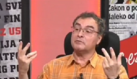 LICEMER! JOVO BAKIĆ PRETI I KUKA JER JE OBJAVLJENA NJEGOVA ADRESA Opozicioni novinar mu poručio: Što kmečite kad ste prvi počeli?