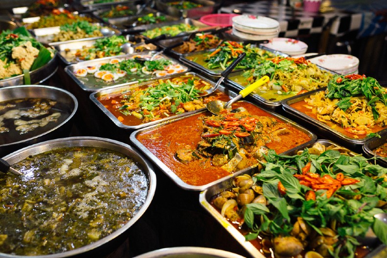 ŠTA JE IZAZVALO MASOVNO TROVANJE NA SLAVI KOD VRANJA? Evo kompletnog spiska sumnjive hrane i pića,. 20 ljudi u BOLNICI!