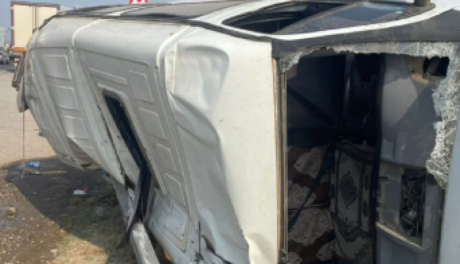 PREVRNUO SE MINIBUS Ima povređenih