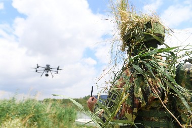 VOJSKA SRBIJE NA OBLAČINSKOM JEZERU! Podignuti dronovi, specijalci sa snajperima kamuflirani na obali!