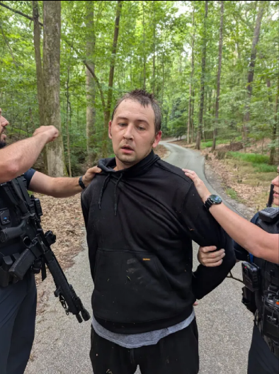 UHAPŠEN ČETVOROSTRUKI UBICA! Pobio porodicu svoje devojke, pa se skrivao nedelju dana (FOTO)