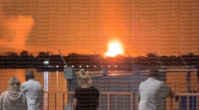 RUSI GRUNULI RAKETE BLIZU RUMUNSKE GRANICE! Plamen pretvorio noć u dan, Rumuni samo stoje i gledaju KATASTROFU par kilometara dalje (VIDEO)