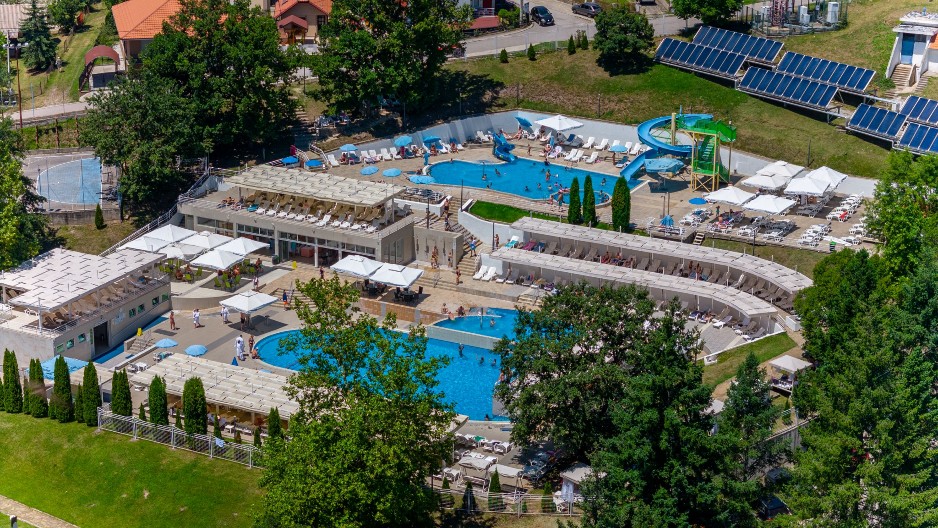 STRANI TURISTI POLUDELI ZA SRPSKIM BANJAMA Ovo su najposećenija mesta u junu