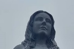 STATUA VELIKE SIRENE U DANSKOJ BIĆE UKLONJENA Mnogima smeta njen izgled - nazivaju je ružnom, provokativnom i uvredljivom