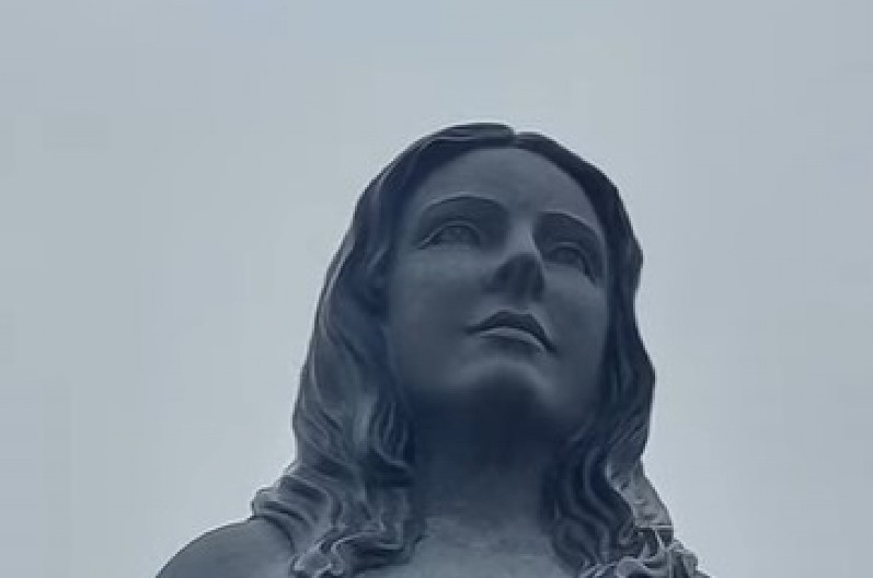 STATUA VELIKE SIRENE U DANSKOJ BIĆE UKLONJENA Mnogima smeta njen izgled - nazivaju je ružnom, provokativnom i uvredljivom