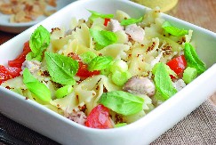 PASTA SA PILETINOM I POVRĆEM Nedeljni ručak koji će porodica obožavati