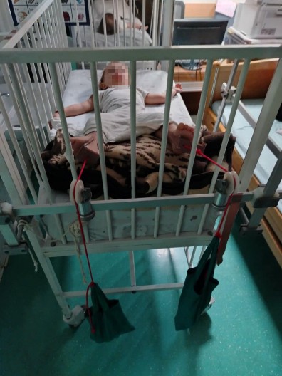 MAJKA UDARALA GLAVOM O ZID OD BOLA I ŠOKA! Beba iz Vladičinog Hana naprasno umrla