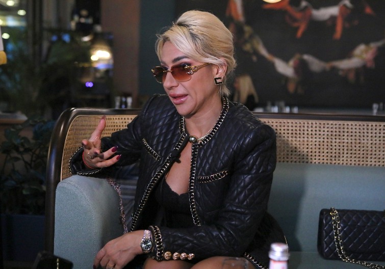 "KAKO TEK PAMTIM MUŠKE GREŠKE!" Jovana Jeremić urla u autu, svi se pitaju šta je Dragan skrivio (VIDEO)