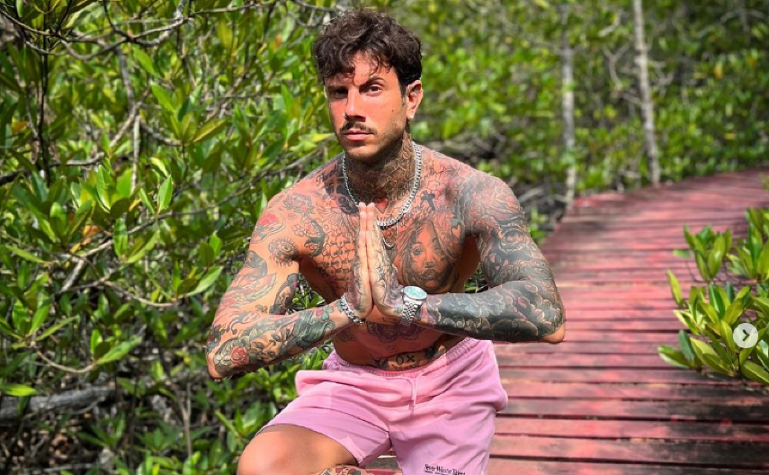 ISPLIVALA GOLA FOTKA FILIPA ĐUKIĆA Bivši rijaliti učesnik šokirao pratioce na mrežama (FOTO +18)