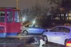 ŽESTOK KARAMBOL USRED BEOGRADA Sudarili se tramvaj i taksi, saobraćaj BLOKIRAN! (VIDEO)