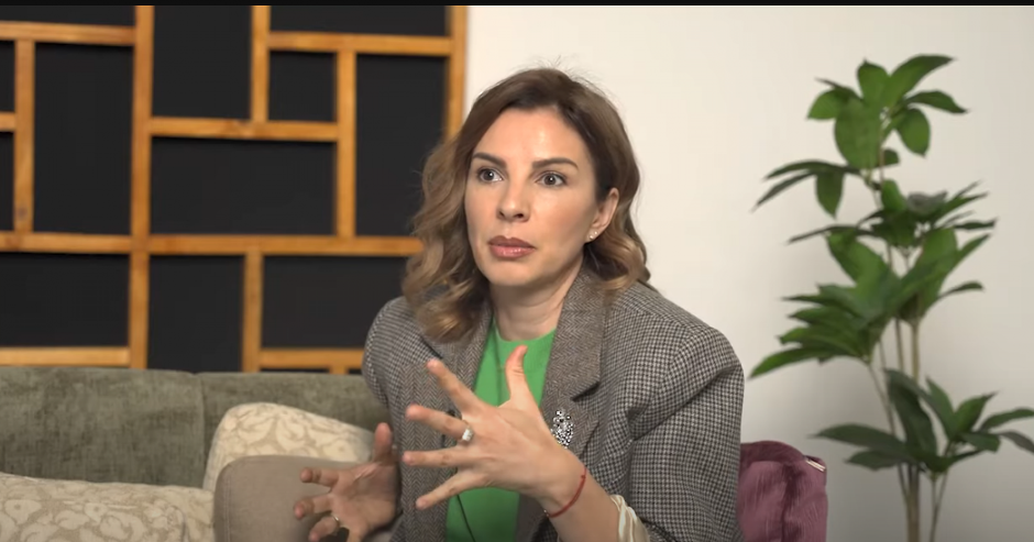 "ŽENAMA SE POSLE POROĐAJA SMANJI MOZAK" Marina Tadić izjavom izazvala skandal!