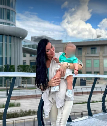 PEVAČICU SUPRUG HOĆE DA IZBACI NA ULICU SA BEBOM Prolazi kroz pakao, tvrdi da ju je pokrao i nastavio da se drogira!