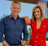 JOVANA JOKSIMOVIĆ SE JAVNO OBRATILA SRĐANU PREDOJEVIĆU Dve decenije su bili kumovi i kolege, a onda mu je poslala ciničnu poruku!