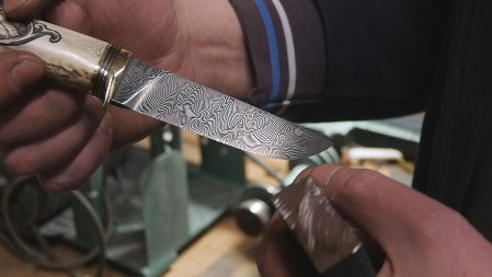 MALOLETNIK NAPAO DRUGA I ZARIO MU NOŽ U GRUDI I STOMAK Sumnjiči se za pokušaj ubistva