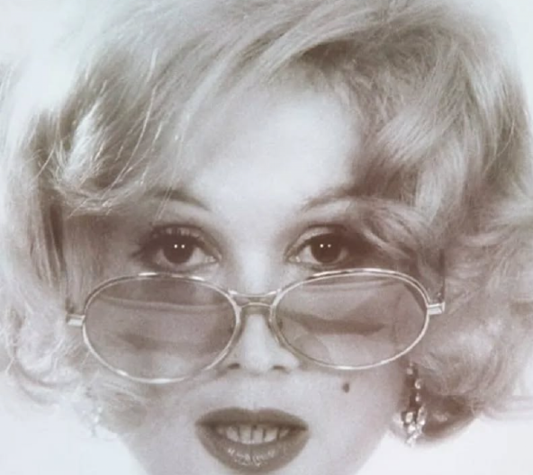 DRAMA NA GLUMAČKOJ SCENI Lupila je šamar kolegi i bila je poznata po oštrom jeziku, njene poslednje reči uputila je...