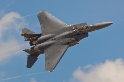 AVIONI GAĐALI SKLADIŠTA RAKETA Intenzivni napadi na frontu