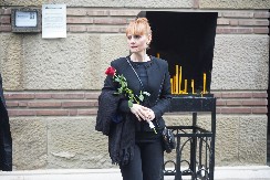 SMRTNI SLUČAJ POGODIO ALEKSANDRU KOVAČ Pevačica se oprostila potresnim rečima: "Zauvek će biti tu"