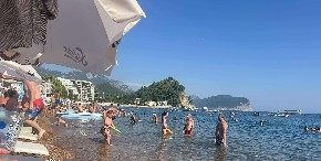 "LJUDI SU BOLESNI I DOKONI" Crnogorac besan zbog bizarnog razloga za lošu ocenu APARTMANA