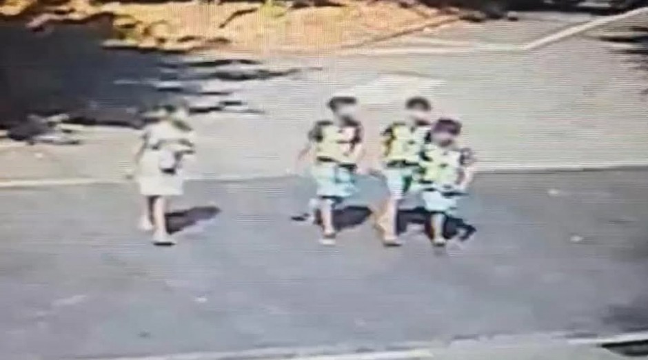 DECA POREKLOM IZ BiH UKRALI AUTO U ITALIJI, PA PREGAZILI ŽENU Najstariji ima 13 godina, policija ih našla zbog jednog detalja (FOTO)