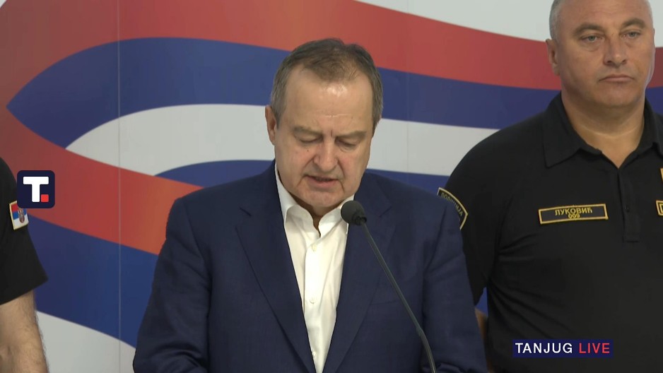 U NAPADIMA NA POLICIJU POVREĐENO JE 27 POLICIJSKIH SLUŽBENIKA Dačić se obratio iz Palate Srbija