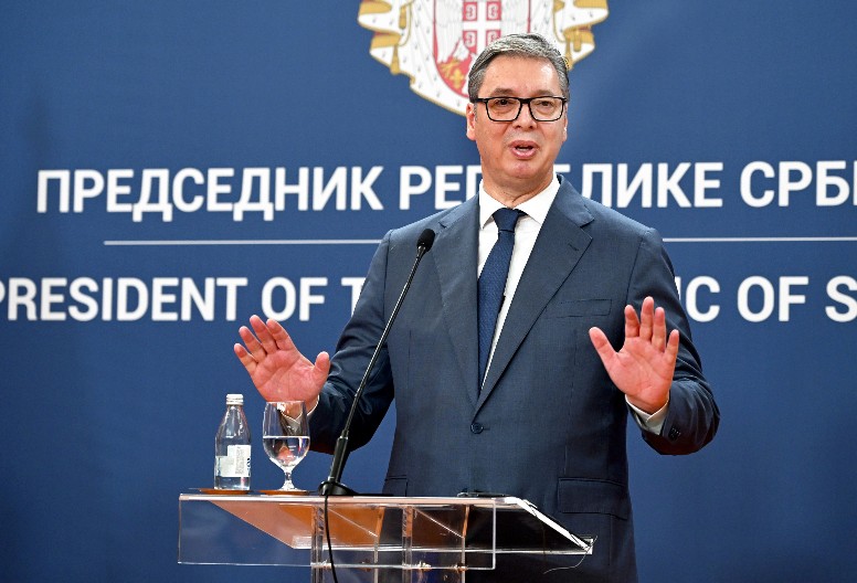 GRAĐANSKOG RATA, BILO KAKVOG, NEĆE BITI Vučić jasan i glasan: Oni pokazuju svu svoju histeriju i sav svoj očaj zato što ih je MALO