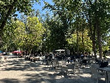 "UPAO JE U KAFIĆ I POČEO DA PRETI PIŠTOLJEM" Drama na plaži u Čačku, preplašeni gosti panično bežali (FOTO)