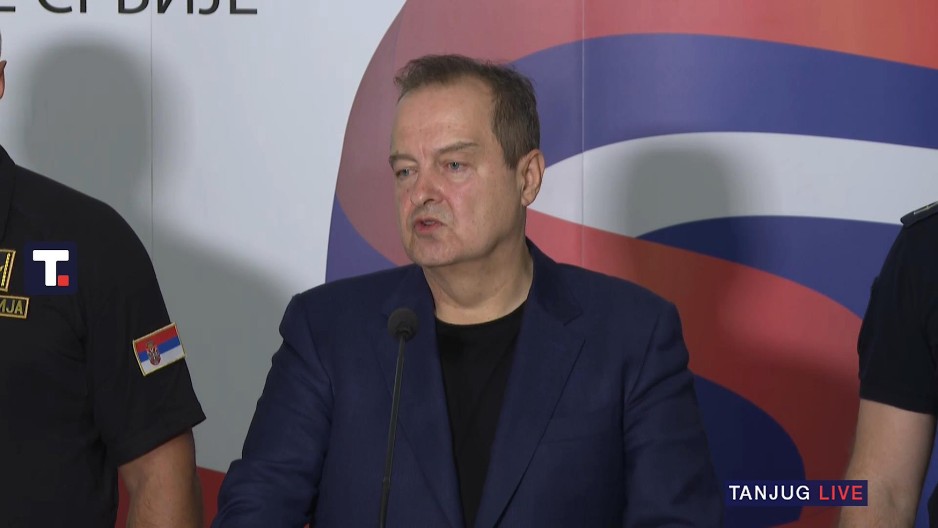 "POVREĐENO NAJMANJE PET POLICIJSKIH SLUŽBENIKA, A UHAPŠENO NAJMANJE 14 OSOBA!" Dačić: Svi koji su počinili krivična dela biće uhapšeni! (VIDEO)