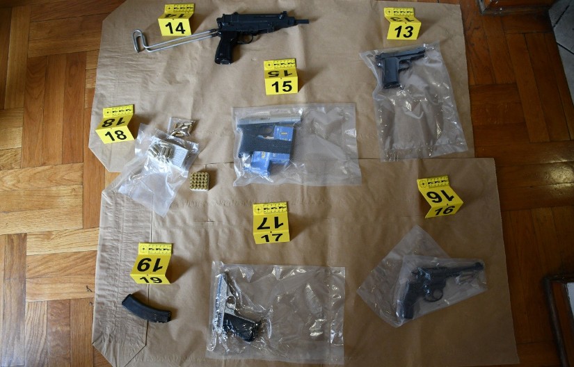 HAPŠENJE U ZRENJANINU Policija kod dvojce muškaraca našla narkotike i  vagu za precizno merenje