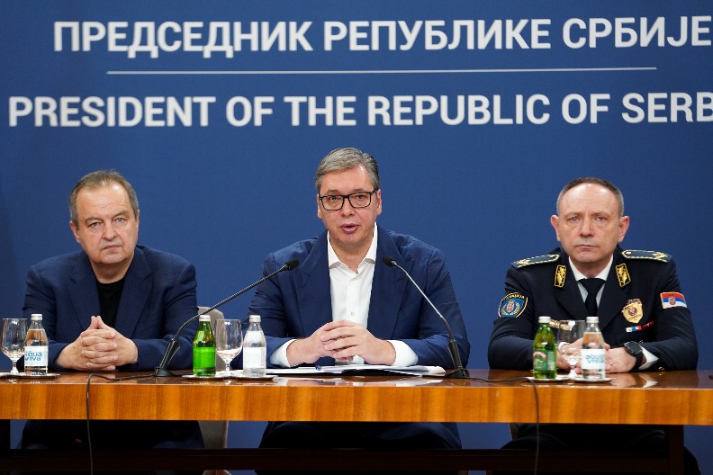 SA NARODOM I GRAĐANIMA SRBIJE POBEDIĆEMO OVO ZLO Vučić upozorava: Zemlja nam je u VELIKOJ opasnosti!