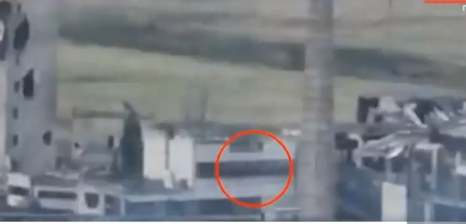 "DUH" POGODIO DVOJICU RUSA JEDNIM HICEM: Postavio NOVI SVETSKI REKORD na 4.000 metara, Ukrajinci objavili SNIMAK ŠOKANTNOG POGOTKA